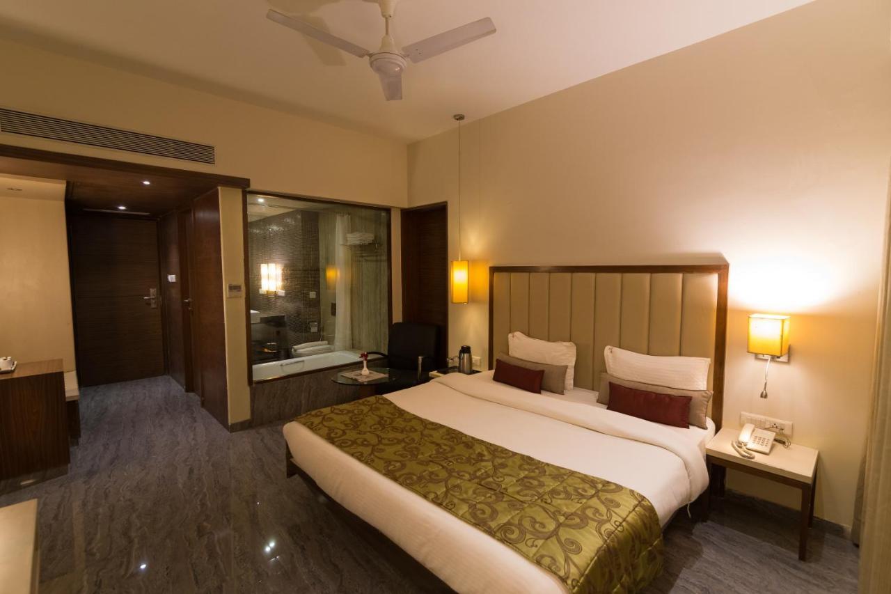 Sentosa Resorts & Water Park Chinchvad Exterior photo